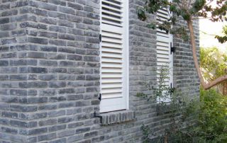 בריקים מפירוק אפור שחור קירות חוץ