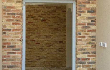 בריק מפירוק צהוב - חיפוי קירות פנים