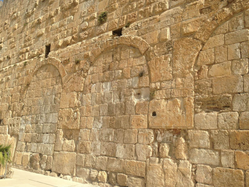 אבן ירושלמית עתיקה