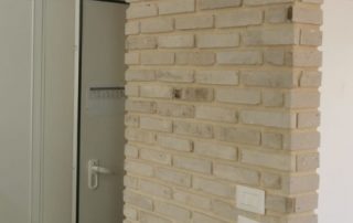 בריקים מפירוק לבן חזית צרה - חיפוי קיר פנימי